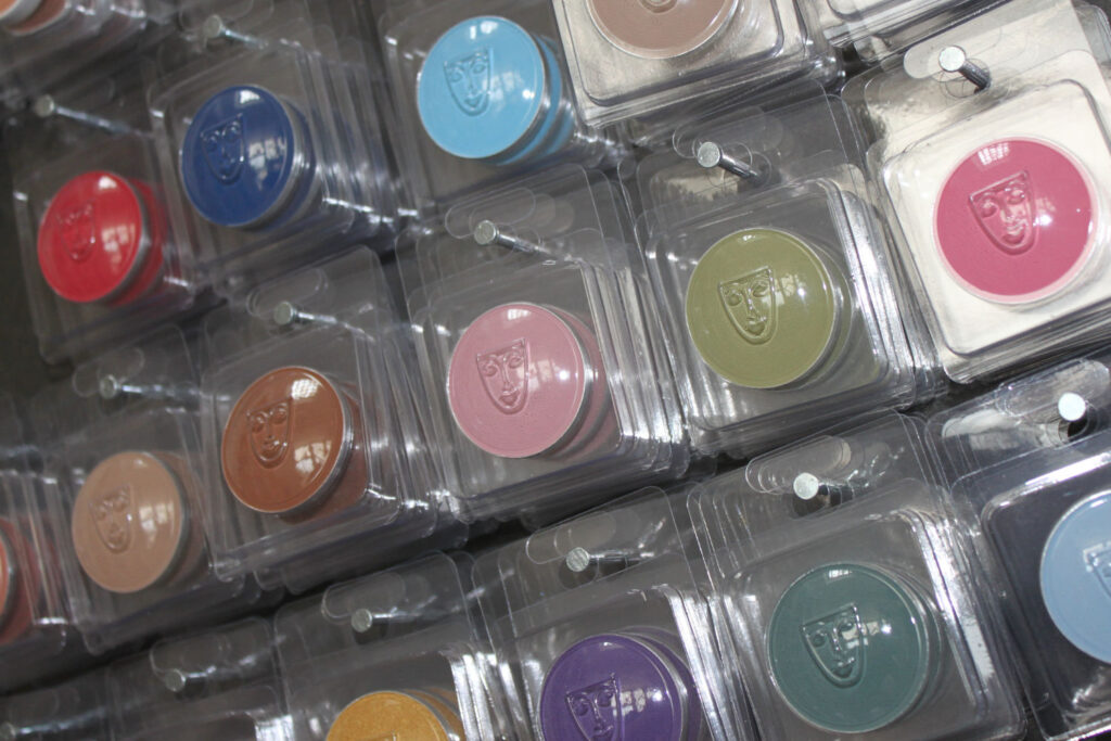 Ein kleiner Ausschnitt unserer Eye Shadows von der Firma Kryolan