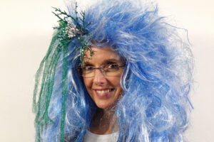 Das Resultat einer nicht mehr tragbaren Perücke die wir umgestaltet haben. Nachhaltigkeit wird bei uns groß geschrieben.